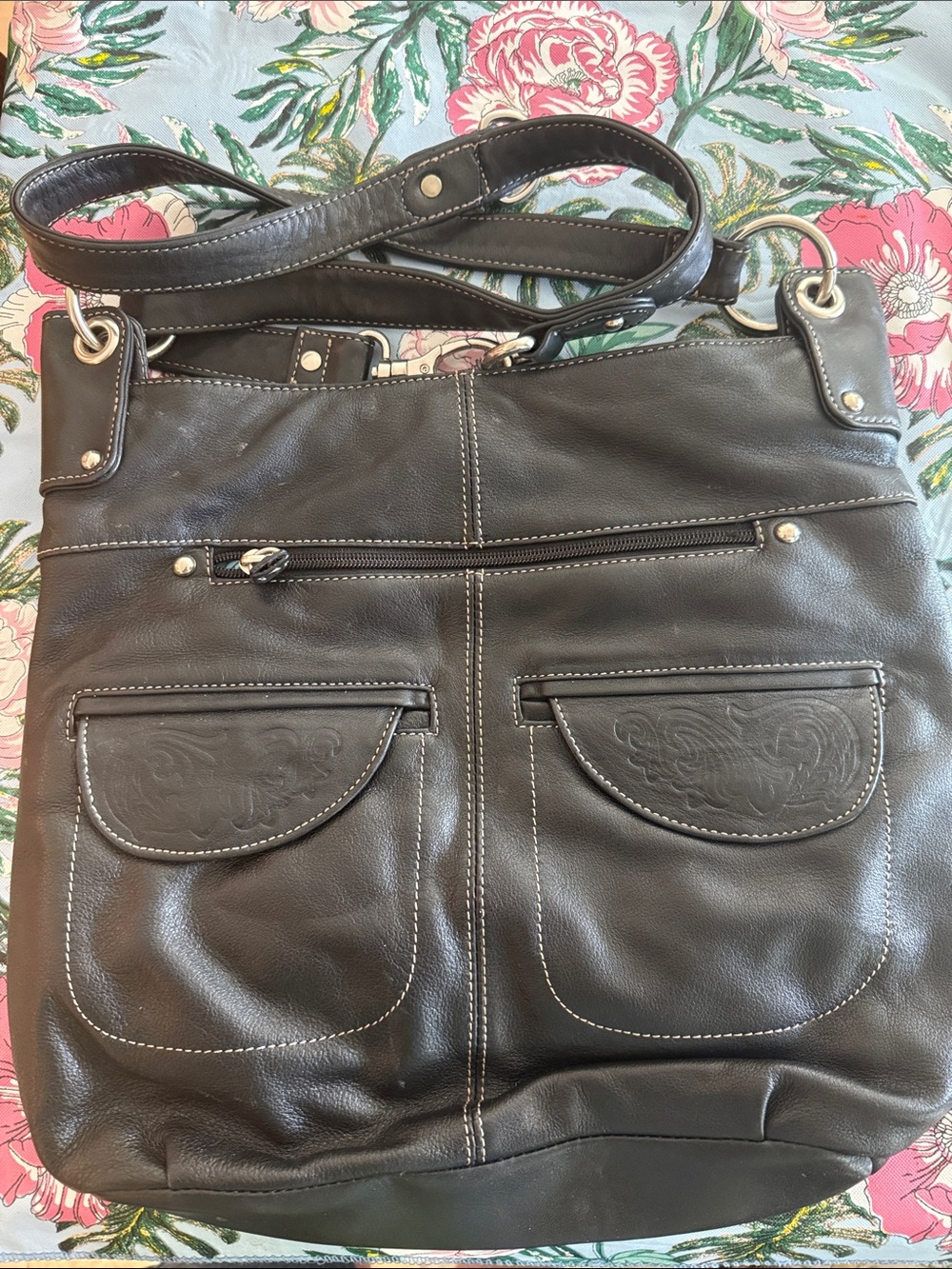 Stone Mountain Accessories Black Leather Shoulder Bag with Front Pockets